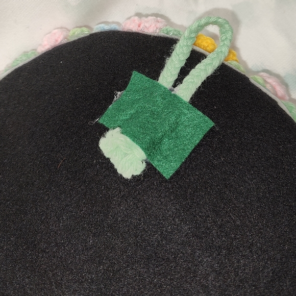 Handmade Round Crochet Floral Framed Mirror Wall Decor - Picture 9 of 9